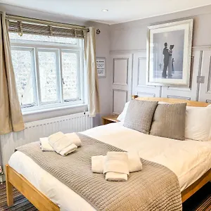 X Brunswick Square 4*, Brighton Reino Unido