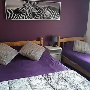 2* Bed and breakfast Hathway House